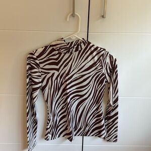 Going out zebra top size XS